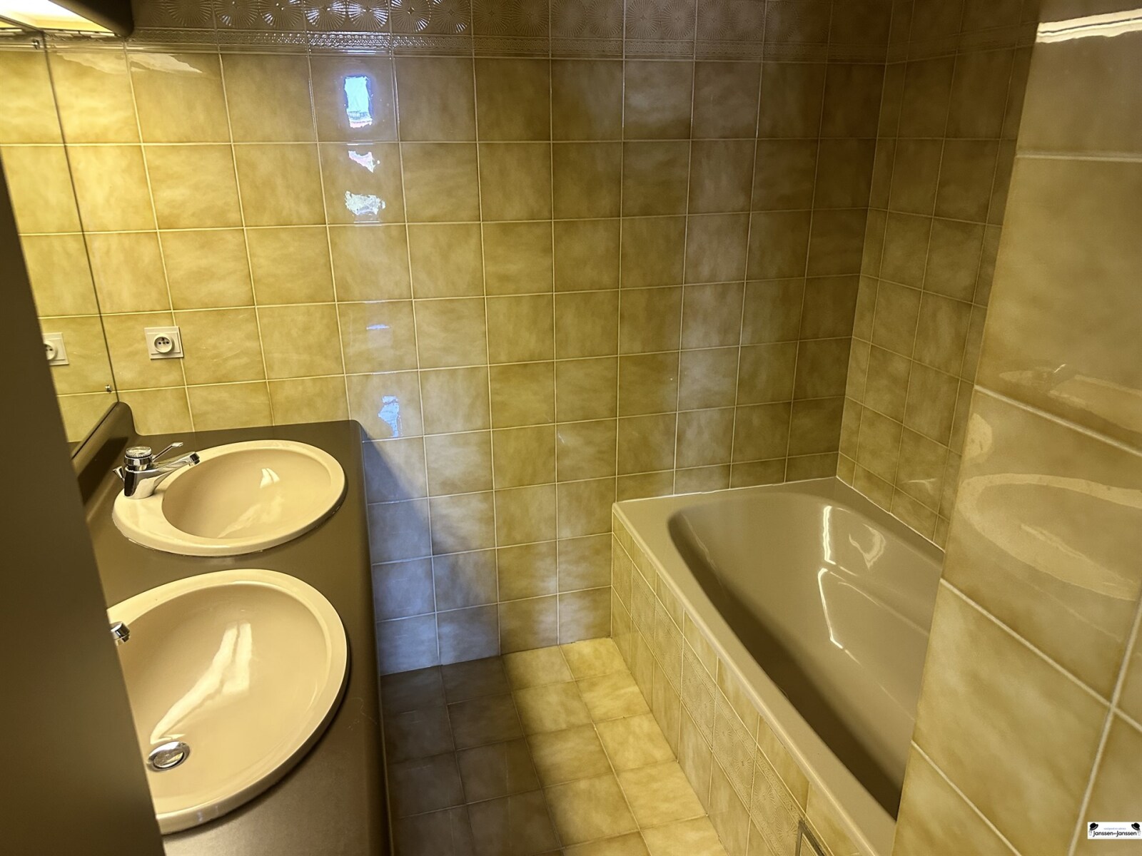 E2638959779583276170_1331503ES.jpg?638987314806900000