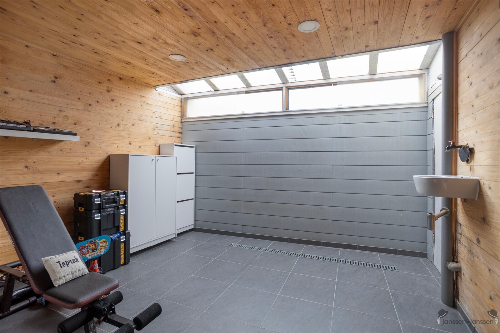 WhatsApp Image 2025-10-24 at 12.13.27 (16)