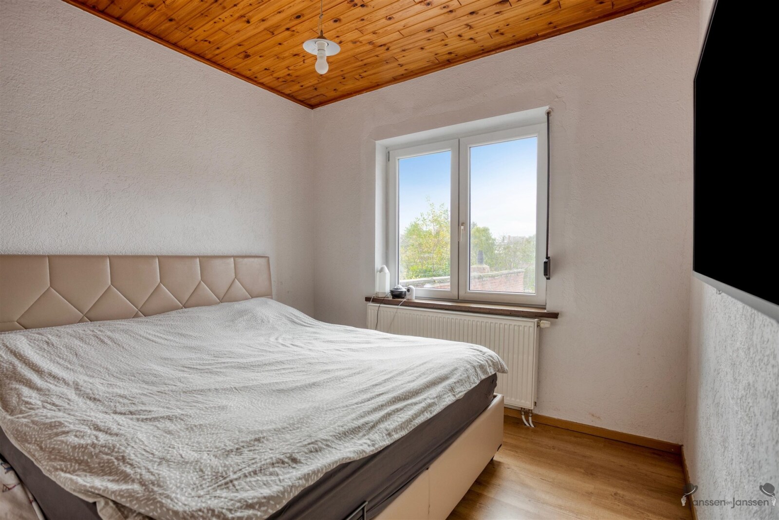 WhatsApp Image 2025-10-24 at 12.13.27 (20)