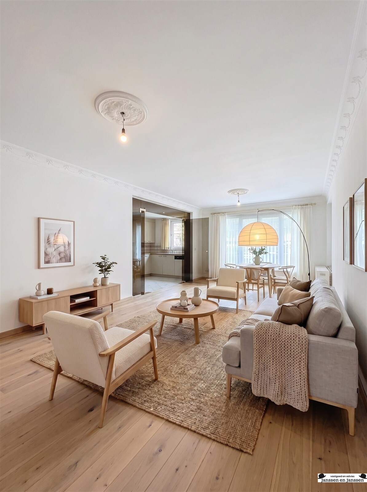 empty-bright-living-room
