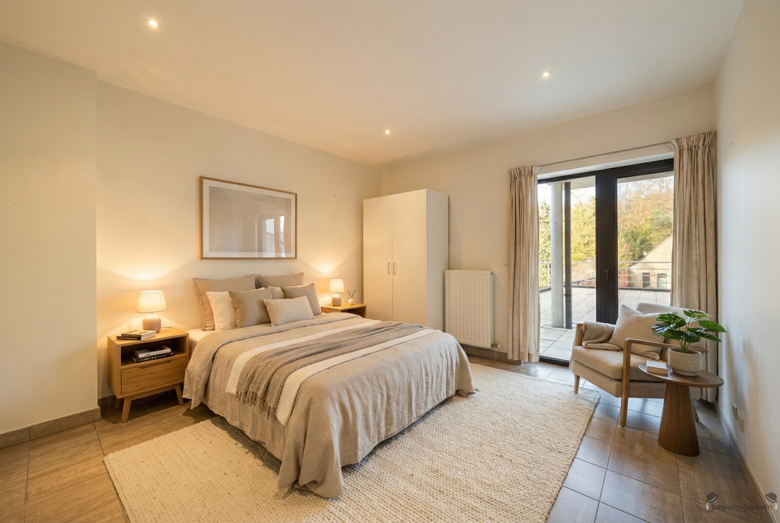 lege-ruimte-met-balkon