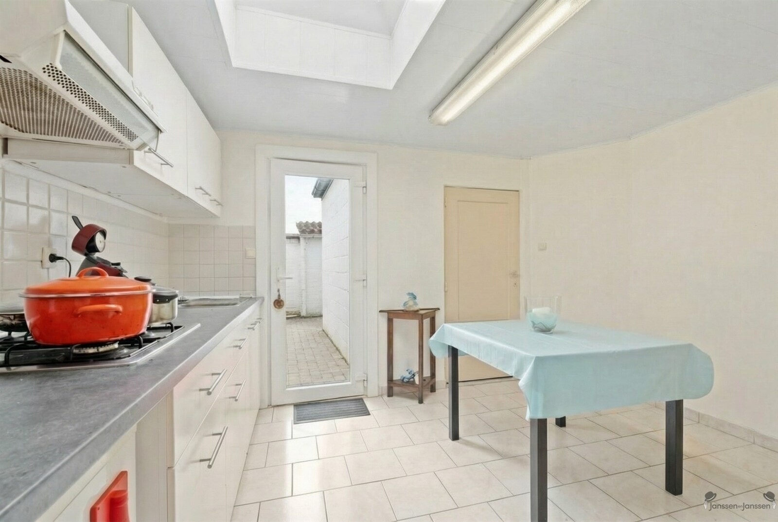 functional-kitchen-with-dining-area