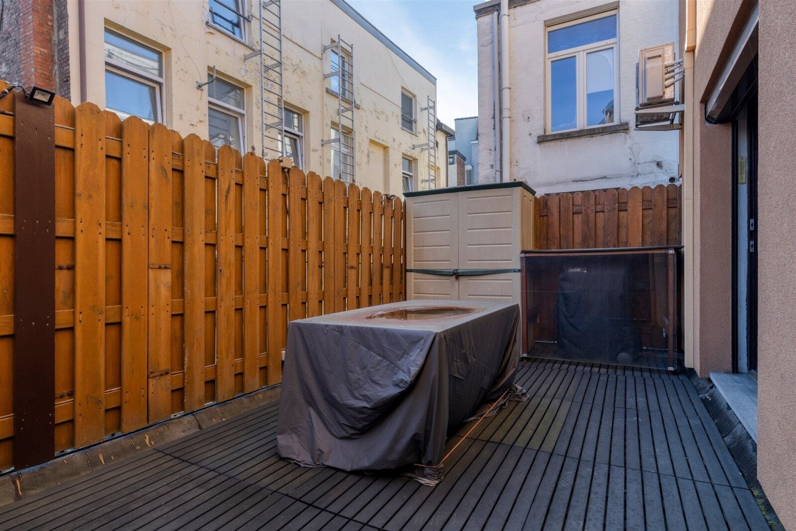 falconrui42000AntwerpenBE-23_highres.jpg