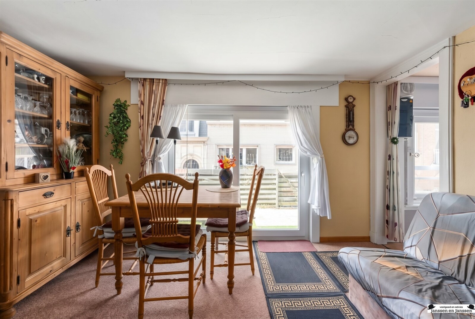 traditional-wooden-dining-area