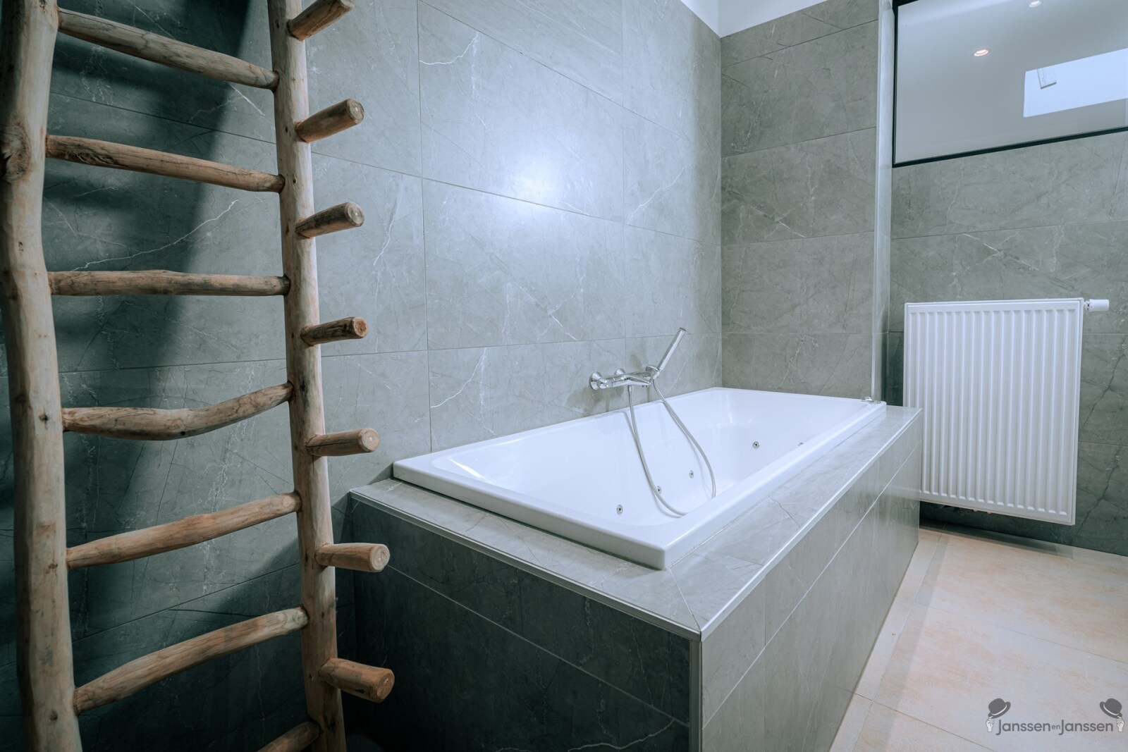 HYP09098-HDR.jpg