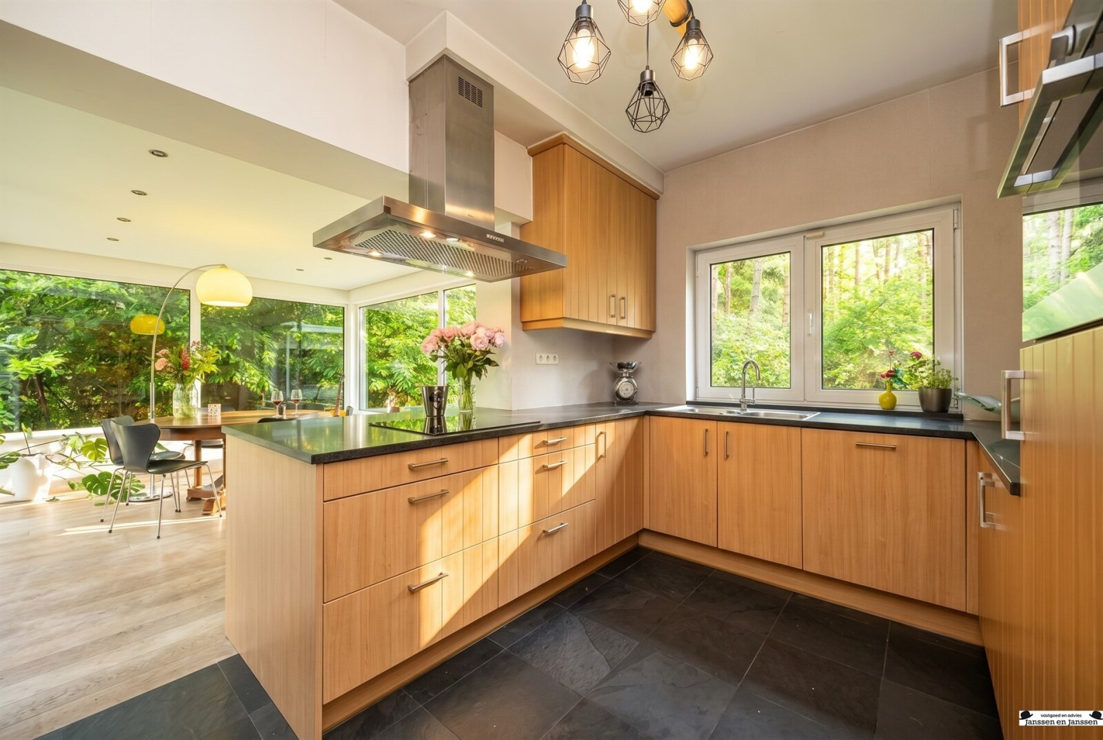 modern-light-wood-kitchen