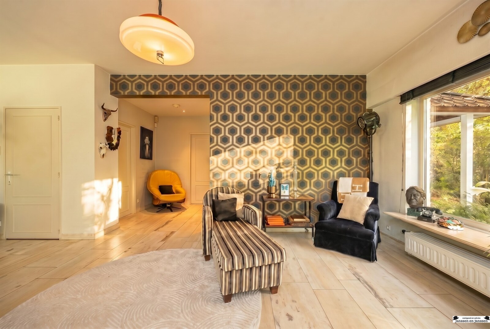 modern-eclectic-living-space