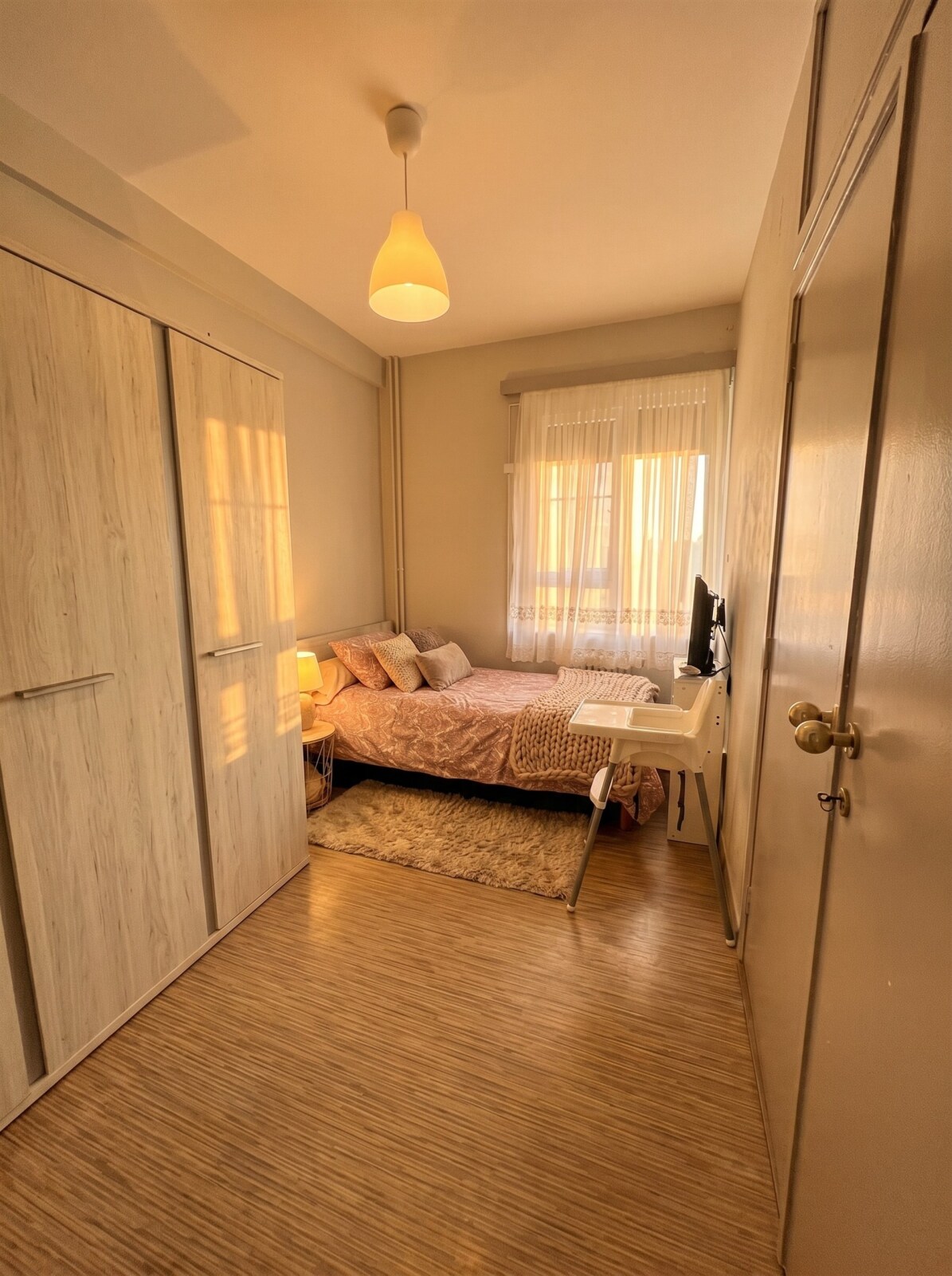 compact-childrens-bedroom-interior