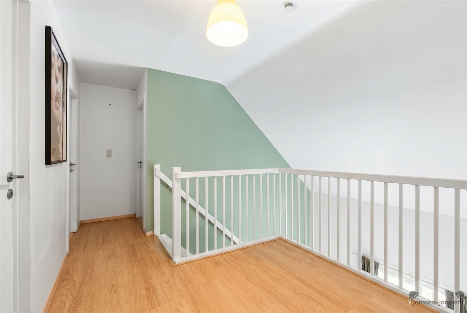 minimalist-hallway-with-wooden-accents