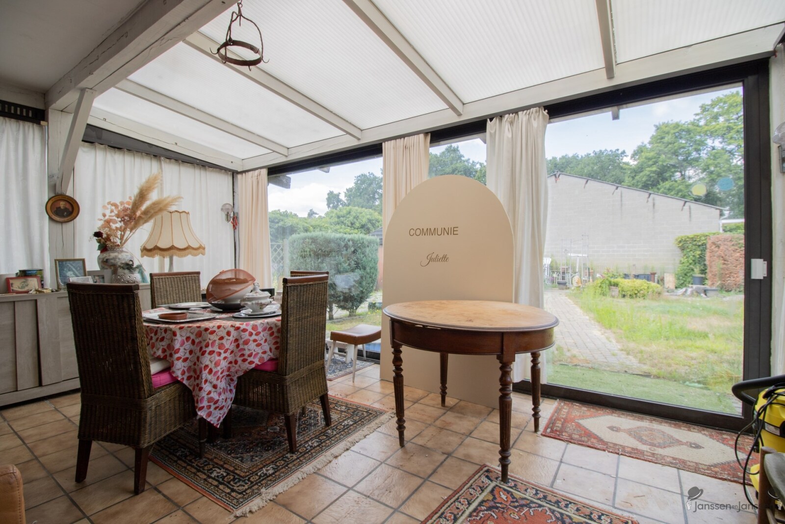 Veranda.jpg