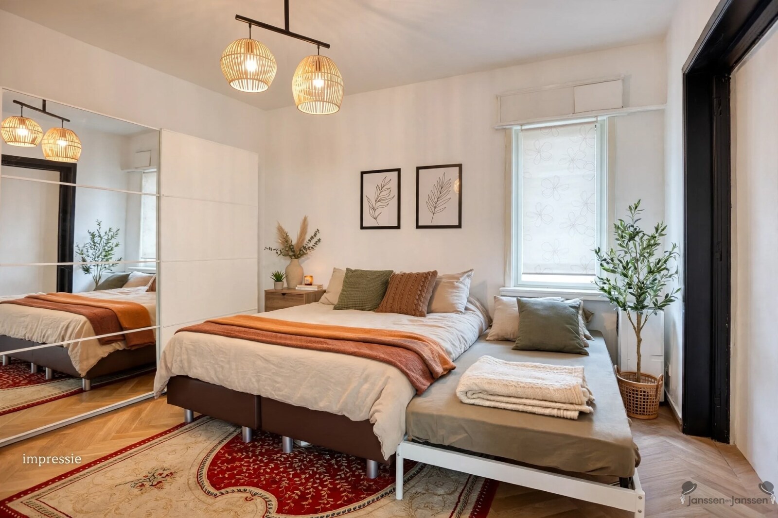 bedroom-with-large-mirror-wardrobe