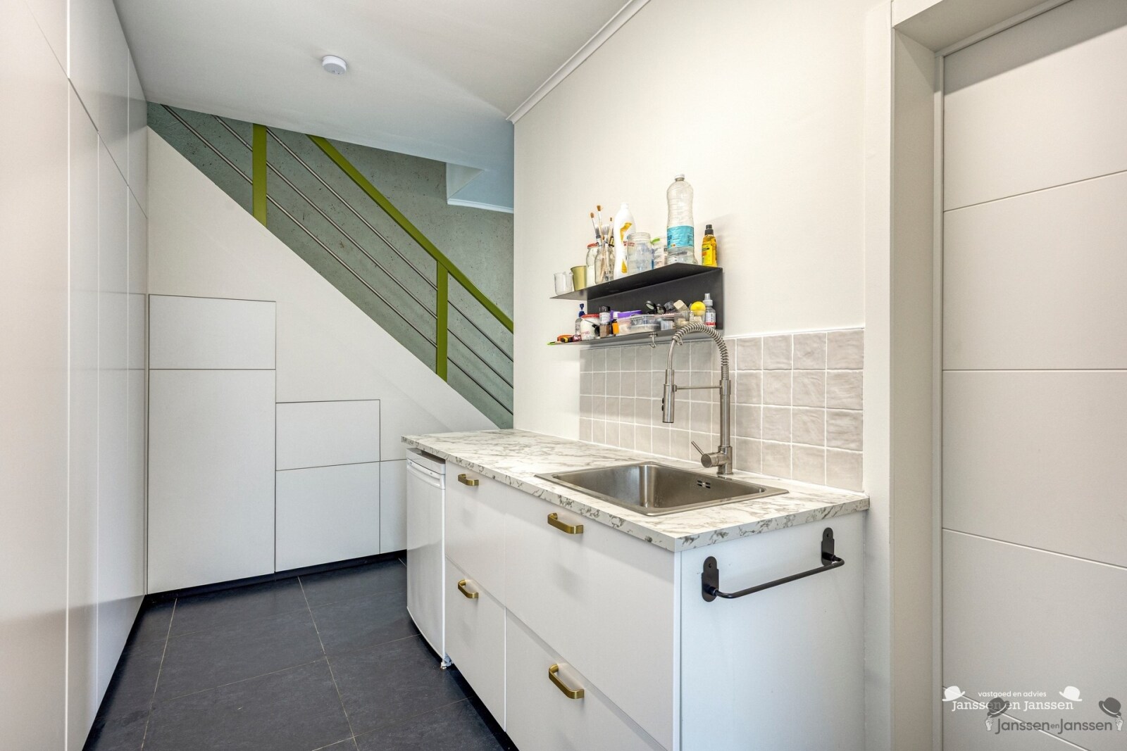 Bremstraat2B3945TessenderloHamBE-23_logo_highres.jpg