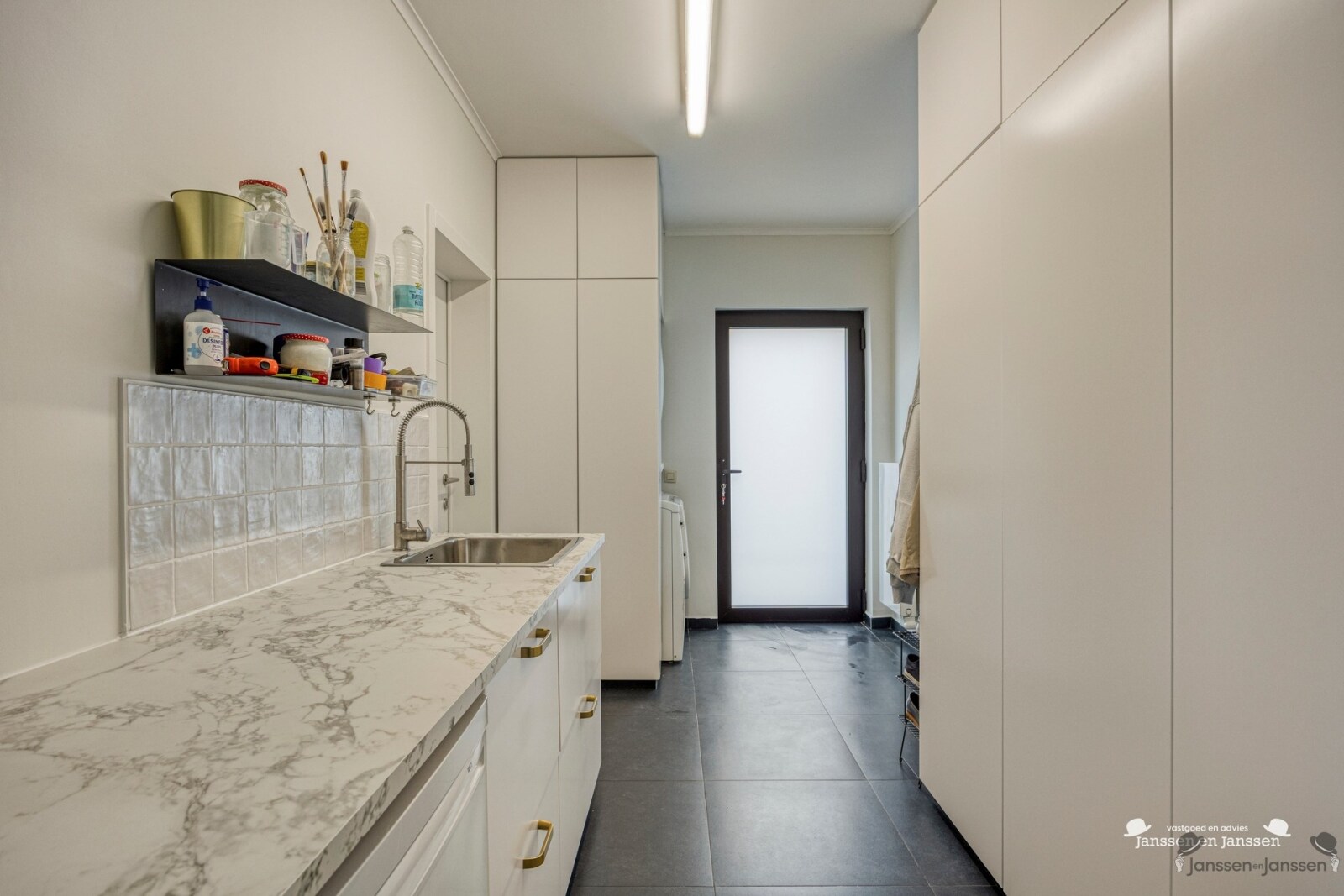 Bremstraat2B3945TessenderloHamBE-24_logo_highres.jpg