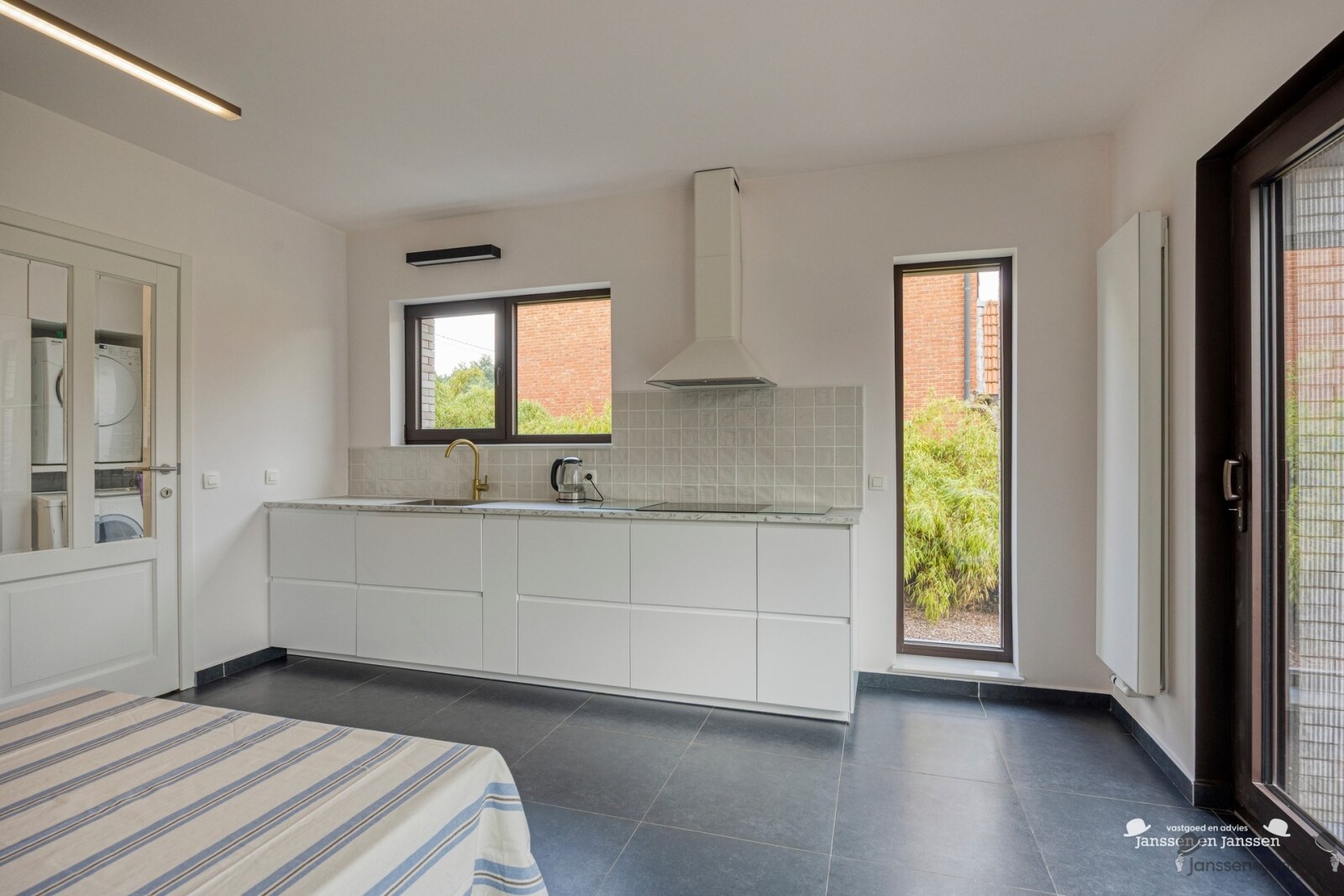 Bremstraat2B3945TessenderloHamBE-20_logo_highres.jpg