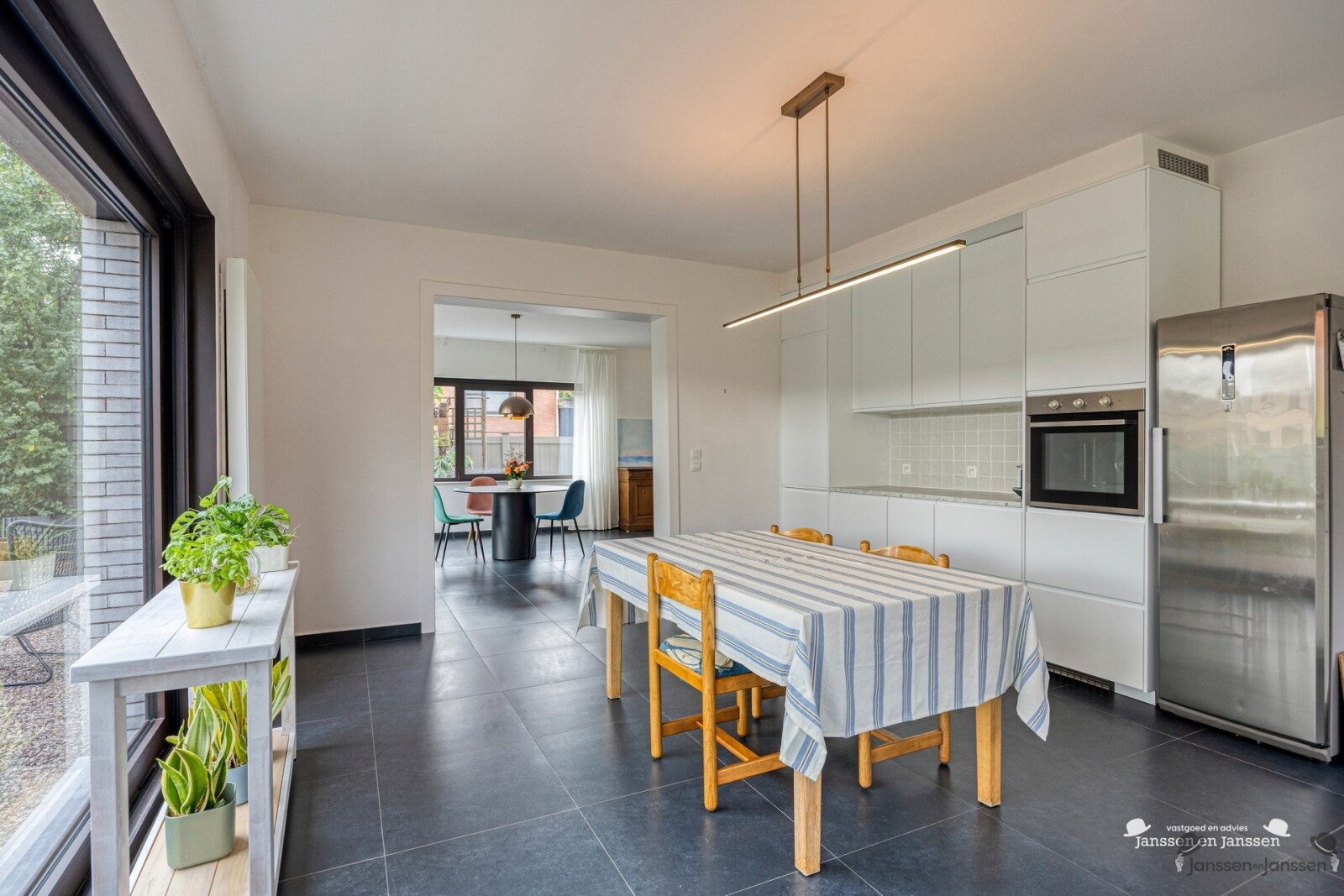 Bremstraat2B3945TessenderloHamBE-19_logo_highres.jpg