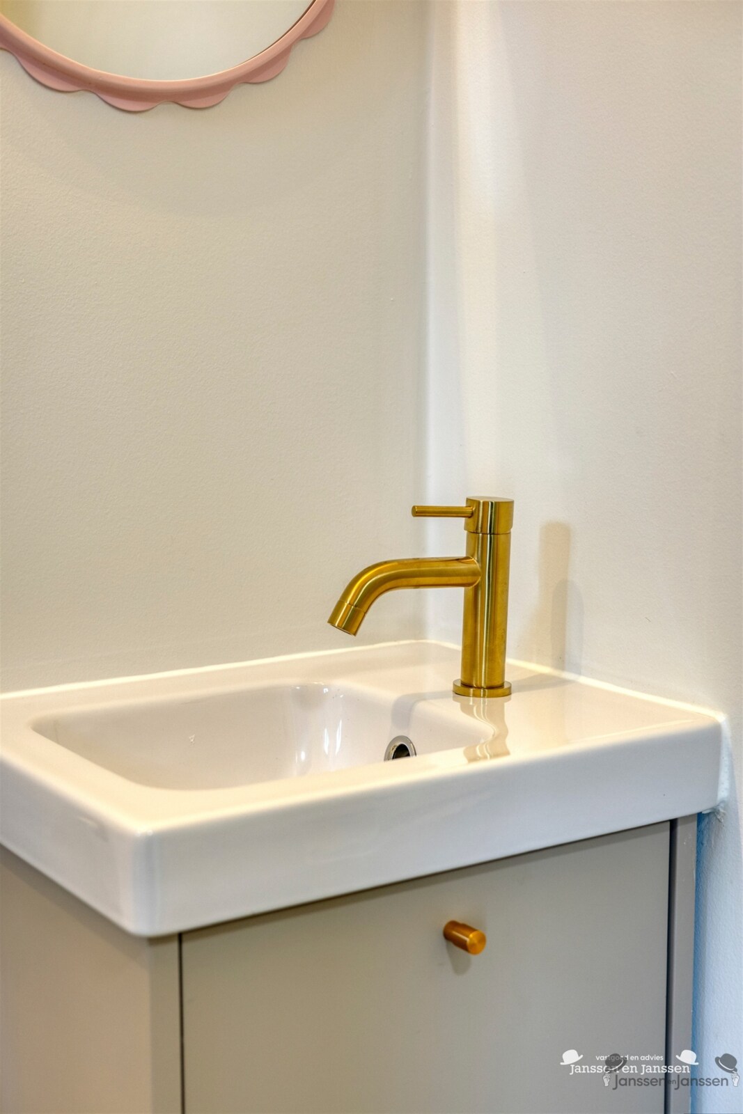 Bremstraat2B3945TessenderloHamBE-07_logo_highres.jpg
