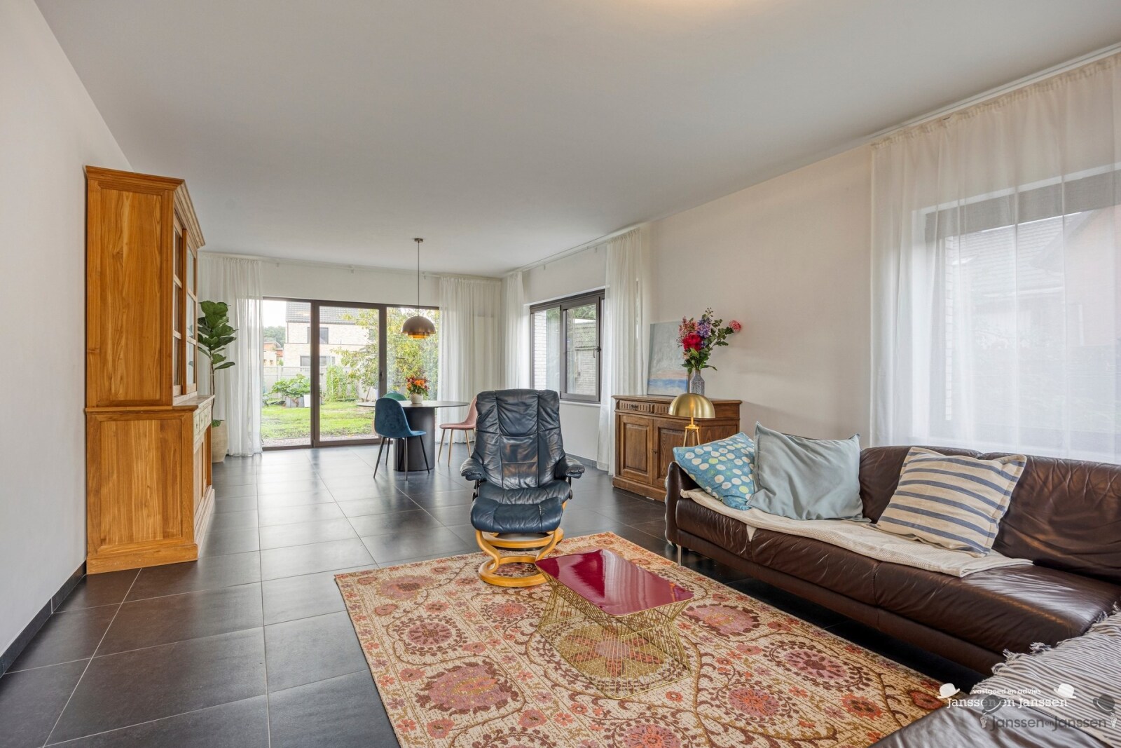 Bremstraat2B3945TessenderloHamBE-08_logo_highres.jpg