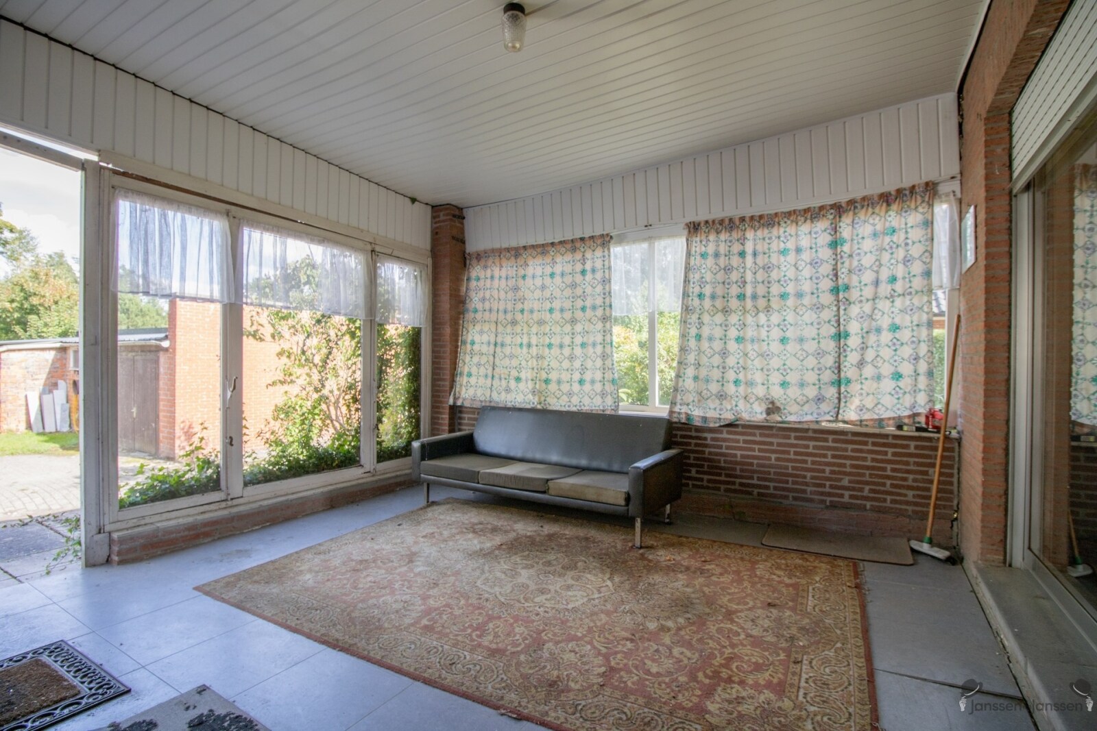 Veranda.jpg